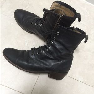 FRYE BOOTS SIZE 9B